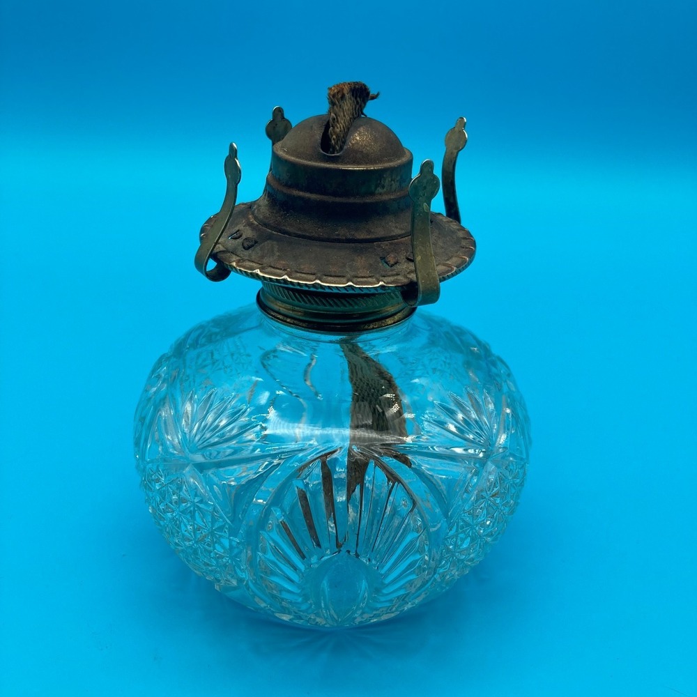 Vintage Lamplight Farms Oil Lamp Glass Base Diamond Pineapple Design Austria